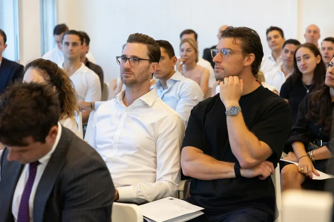 Public assistant à une session de formation professionnelle